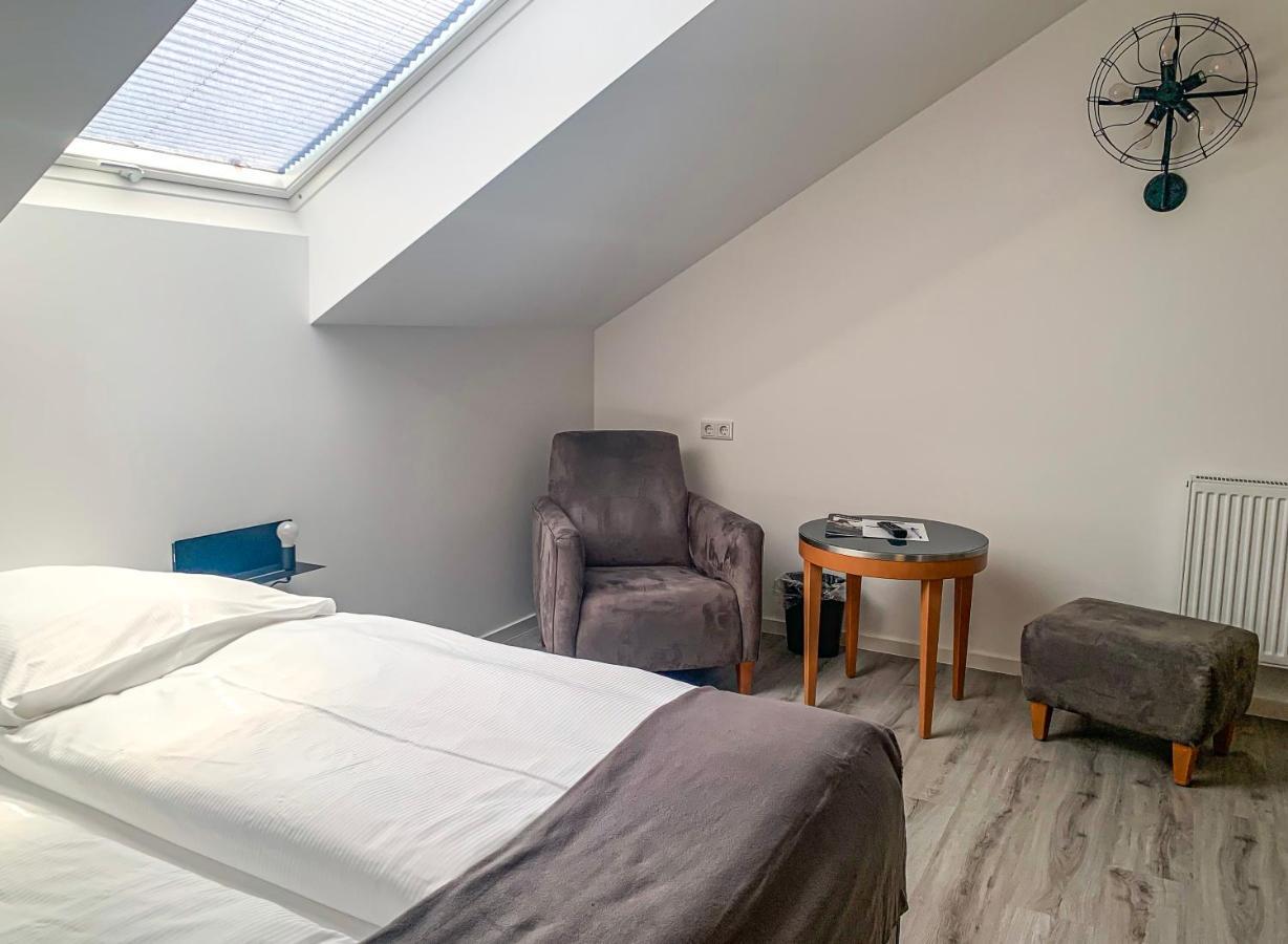 Prima Inn Unterkunft Direkt Ueber Der "Bar Am Minimax" Neuruppin Buitenkant foto