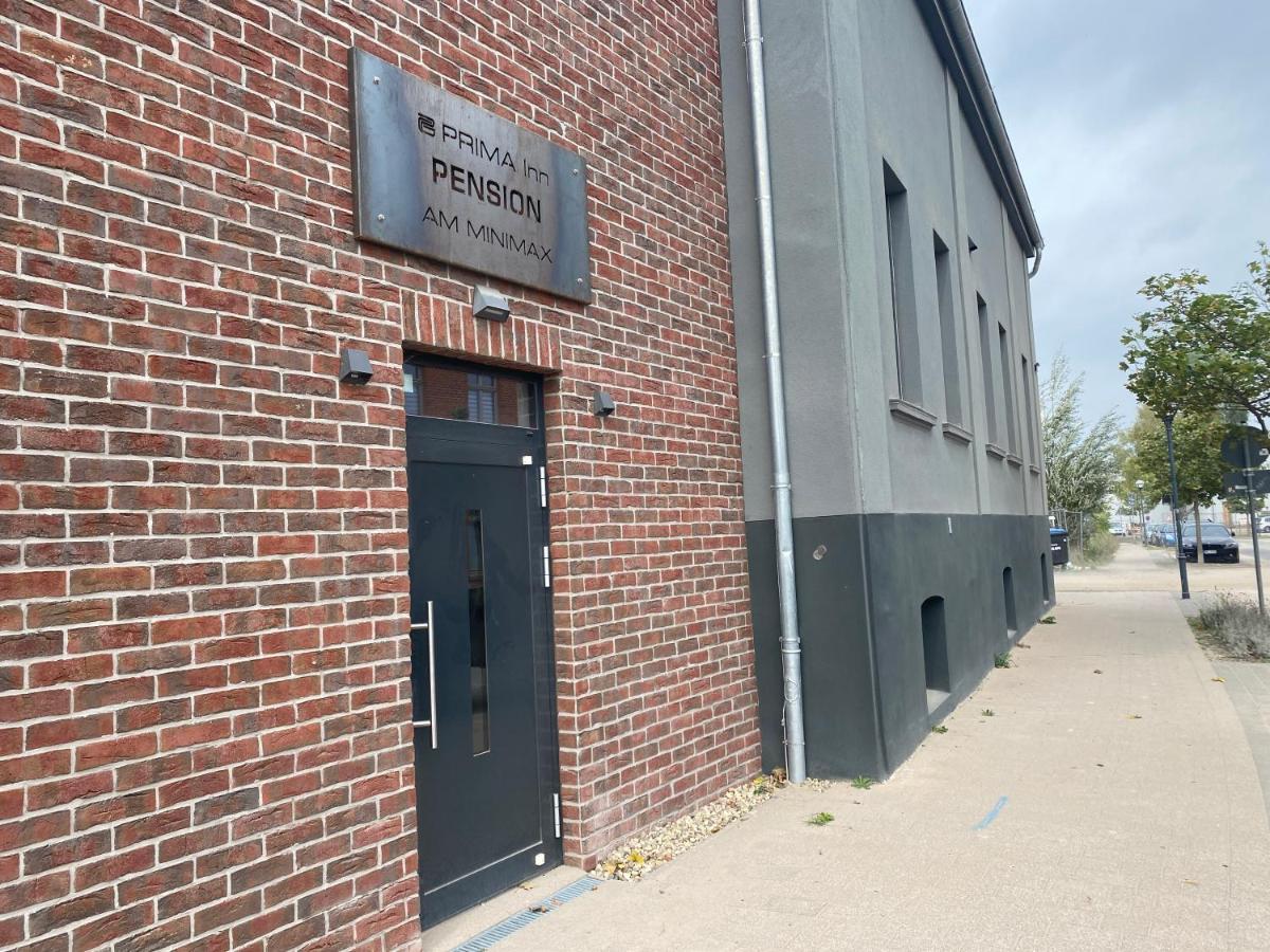 Prima Inn Unterkunft Direkt Ueber Der "Bar Am Minimax" Neuruppin Buitenkant foto