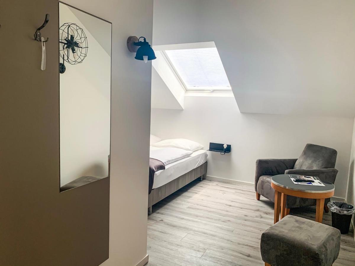 Prima Inn Unterkunft Direkt Ueber Der "Bar Am Minimax" Neuruppin Buitenkant foto